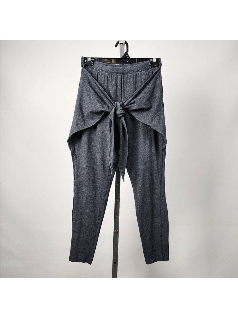 Lululemon Grey Tie One On Pants Leggings, Size 6